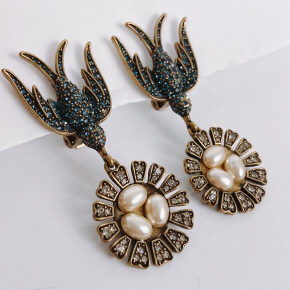 Vintage Signed Heidi Daus Blue Crystal Bird Clip On Earrings Faux Pearl READ - Picture 3 of 12